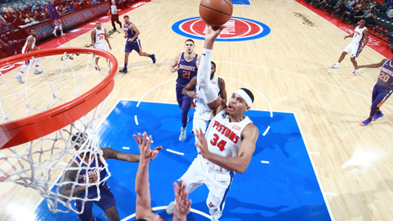 Reggie Jackson scores 23 points, Pistons rout Suns 131-107 (Nov 29, 2017)
